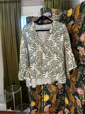 ZARA Green Patterned V-Neck Blouse Large L Tropical